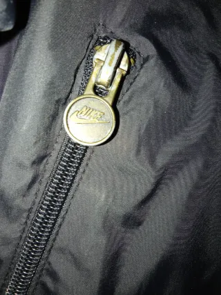 Cazadora Nike Negra y Plateada