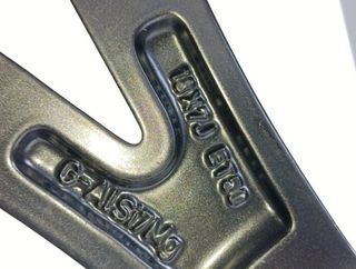 426110dk80 llanta toyota yaris hybrid 2372812