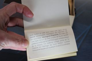 Louis Vuitton, Monogram Empreinte. Caja vacía de funda para iPhone.