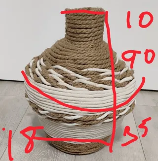 Jarrón artesanal de tela y yute