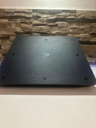 PS4 Slim 1TB Negra + 2 Mandos + 2 Juegos