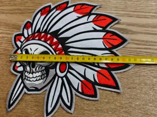 Parche grande bordado calavera indio