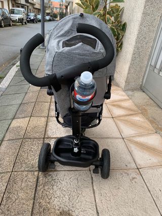 Triciclo Kinderkraft con manillar y capota