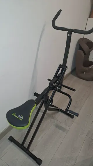 Máquina de ejercicios plegable multifuncional