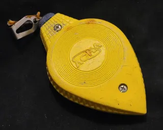 Tiralíneas Stanley Amarillo. Marca Acha