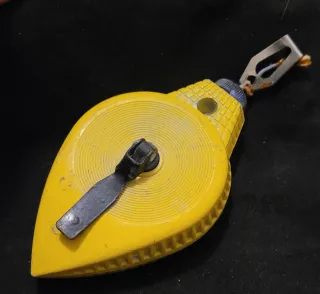 Tiralíneas Stanley Amarillo. Marca Acha