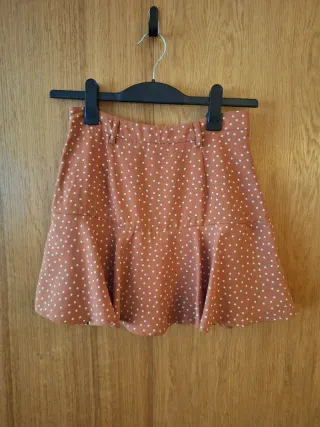Falda corta estampada de puntos