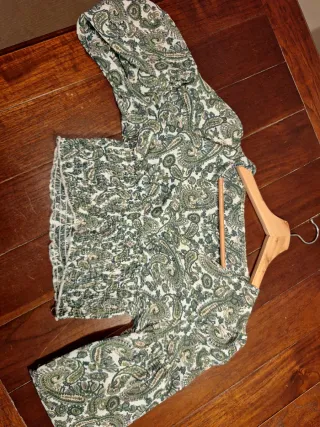 Blusa/top estampado paisley verde y blanco