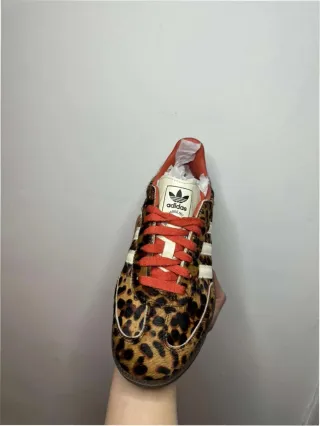 Adidas Samba OG Leopardo Rojo Talla 38