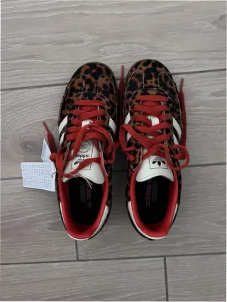 Adidas Samba OG Leopardo Rojo Talla 38.5