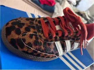 Adidas Samba OG Leopardo Rojo Talla 38.5