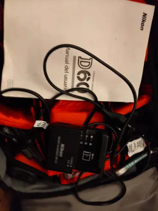 Cámara Nikon D60 + Manual + 2 objetivos + cargador