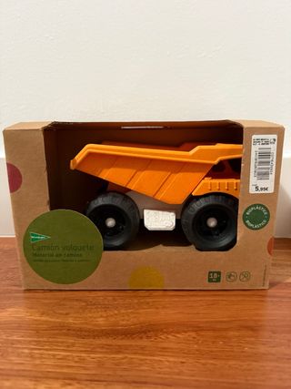 Camión bioplástico. Volquete el corte ingles.