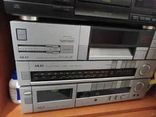 Equipo de música Akai