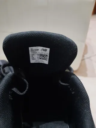 New Balance 9060 nere