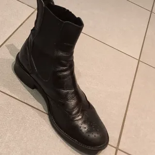 Stivaletti in vera pelle neri