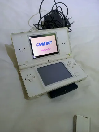 Nintendo DS Lite Blanca + Cargador