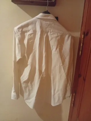 Camisa blanca clásica