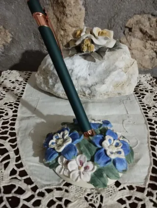 Porta penna vintage fiori blu e bianchi
