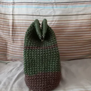 Borsa uncinetto fatta a mano verde e marrone