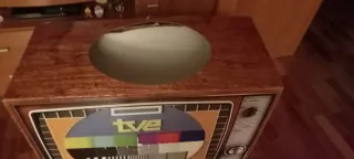 Disfraz Gitana encima TV