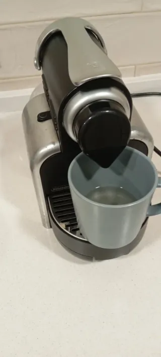 Cafetera Nespresso DeLonghi