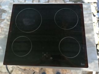 Horno y vitrocerámica Teka con campana