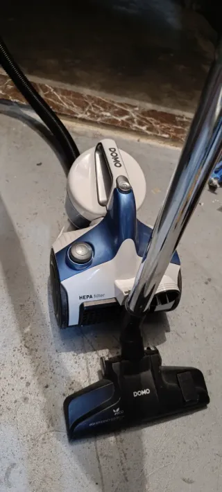 Aspirador Domo Hepa sin bolsa 700w