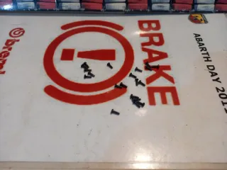 20 tornillos Scalextric cortos