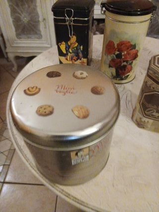 Collezione scatole di latta vintage