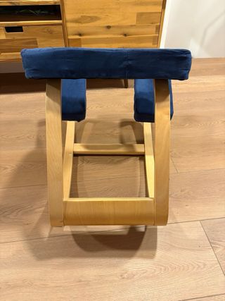 Silla ergonómica de rodillas madera y tela