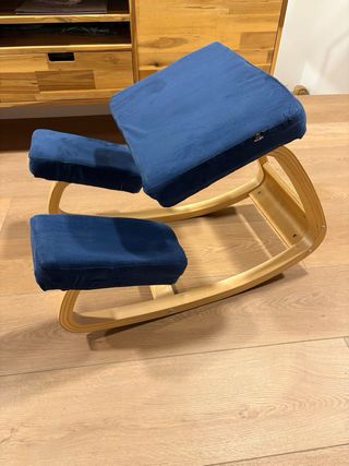 Silla ergonómica de rodillas madera y tela