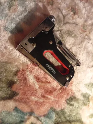 Grapadora Sifer Negra y Roja