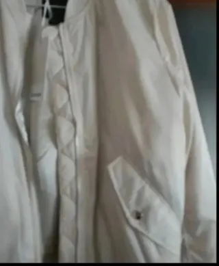 Chaqueta bomber beige mujer