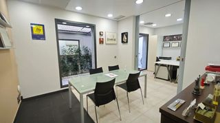 Local comercial en venta en La Prosperitat en Barcelona