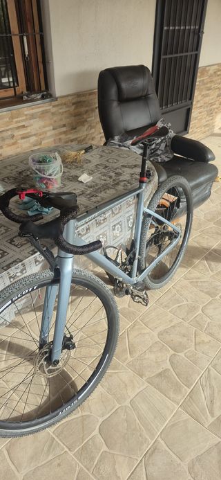 Bicicleta Gravel Scott
