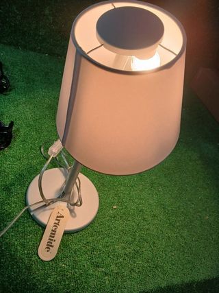 Lámpara de mesita de noche Artemide