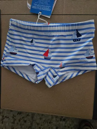 Bañador bebé 6-12 meses (80cm). Pack 10€.Unidad 6€