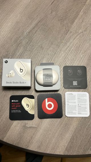 Auricolari Beats Studio Buds+ Beige/Bianco