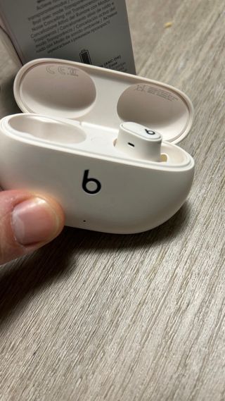 Auricolari Beats Studio Buds+ Beige/Bianco