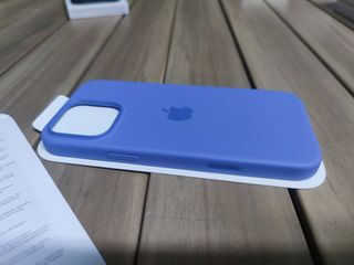 Funda de silicona con MagSafe para el iPhone 16 Pro Max - Violeta
