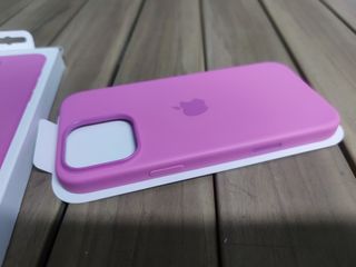 Funda de silicona con MagSafe para el iPhone 16 Pro Max - Peonía