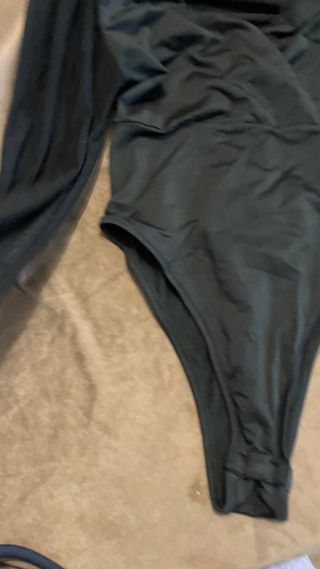 Body negro mangas transparentes