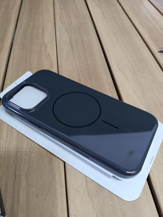 Apple Funda Beats con MagSafe para el iPhone 16 Pro Max - Negro noche