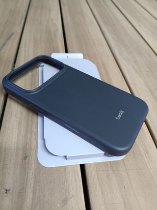Apple Funda Beats con MagSafe y Control de Cámara para el iPhone 17 Pro - Gris antracita