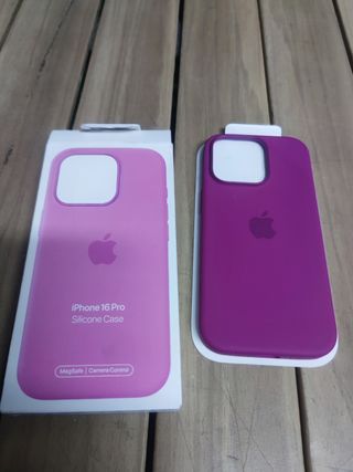 Funda de silicona con MagSafe para el iPhone 16 Pro - Fucsia