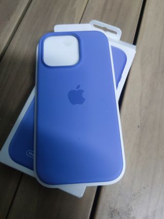 Funda de silicona con MagSafe para el iPhone 16 Pro - Violeta
