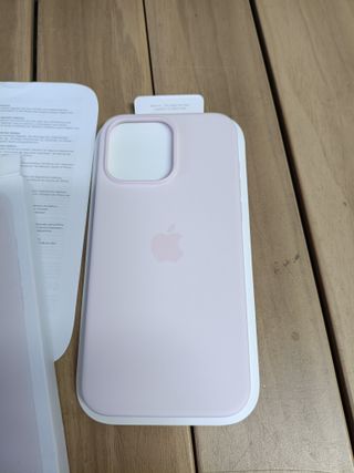 Apple Funda de silicona con MagSafe para el iPhone 15 Pro Max - Rosa claro