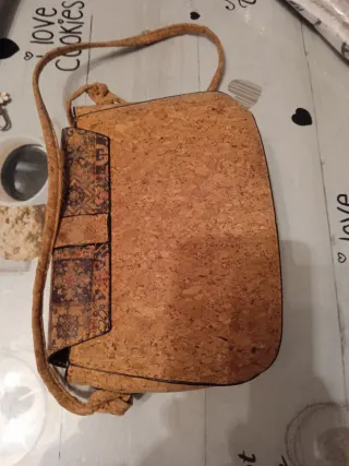 Bolso ligero estampado efecto corcho