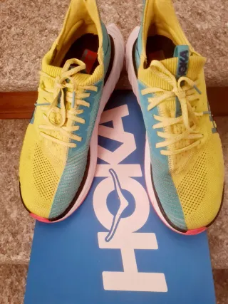 Scarpe running Hoka uomo gialle e blu